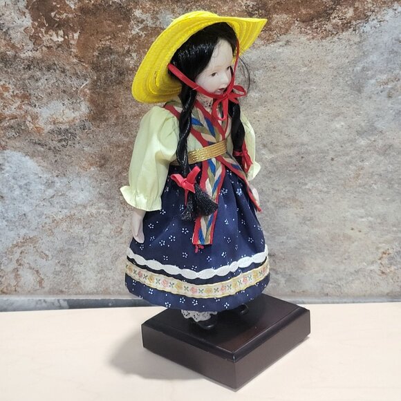 Vintage Porcelain Doll Traditional Outfit Braided Hair Straw Hat - Picture 6 of 10